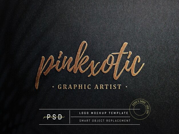 Embossed logo mockup on black paper | Premium PSD File