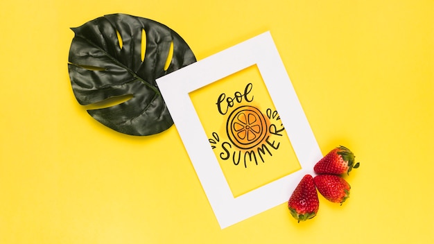 Flat lay frame mockup with summer fruits Free Psd