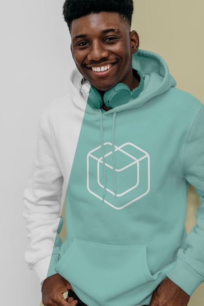 Download Free Psd Front View Of Smiley Man In Hoodie With Headphones