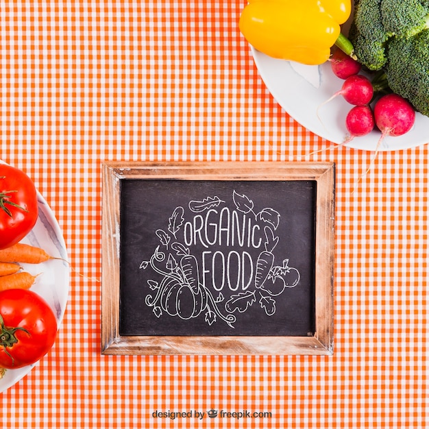 Download Free PSD | Healthy food on plates mockup