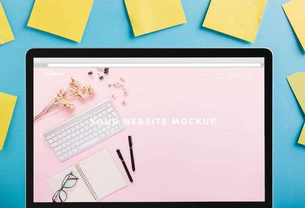 Laptop mockup with post its PSD Template