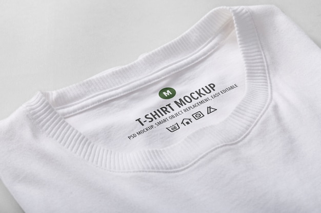 Premium PSD | Logo mockup t-shirt neck label