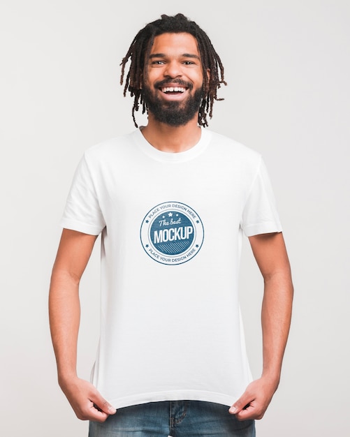 Download Free PSD | Man wearing t-shirt mockup