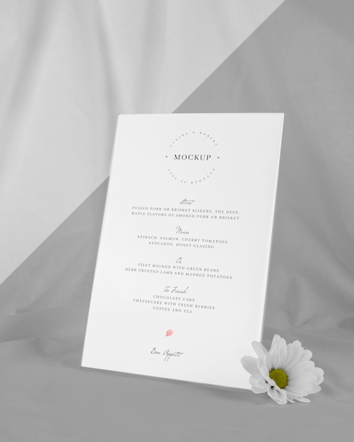 Download Mock-up menu con fiore bianco | PSD Gratis