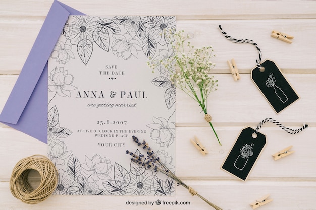 Free PSD | Mock up with elegant wedding invitation