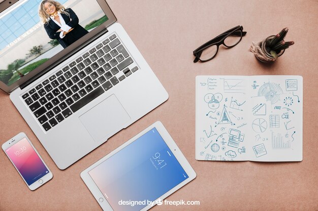 Download Mockup Laptop Freepik Yellowimages