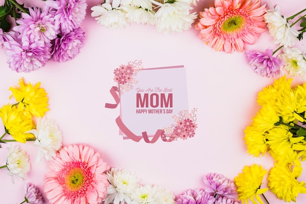 Free PSD | Mothers day card mockup with flowers