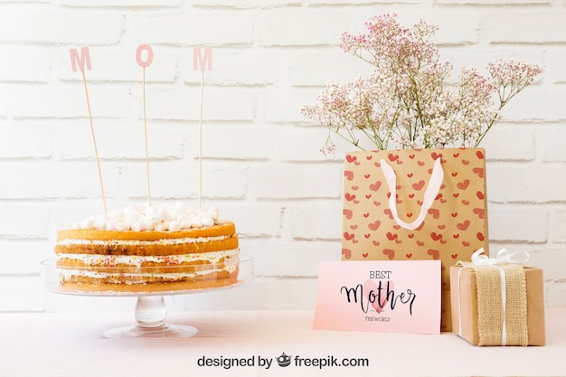 Download Free PSD | Mothers day mockup with cake