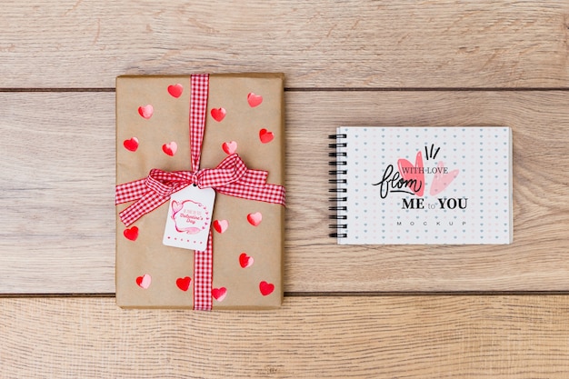 Download Free Psd Notepad Mockup Next To Gift Box For Valentine