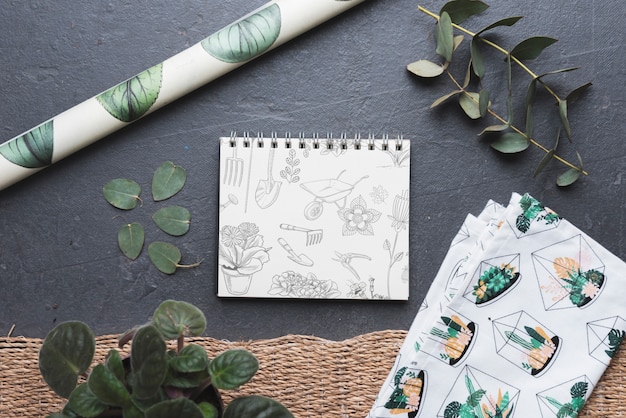 Download Free Psd Notepad Mockup With Gardening Concept