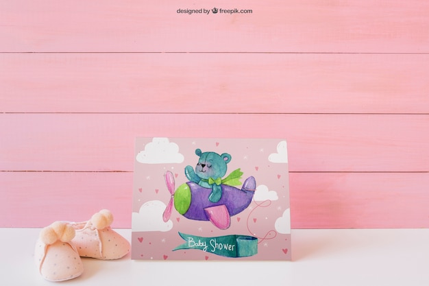 Download Free PSD | Pink baby mockup with paper