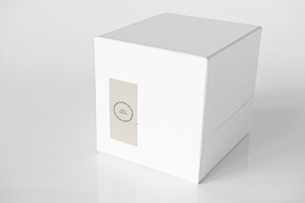 Download Free PSD | Simple white packaging box mockup