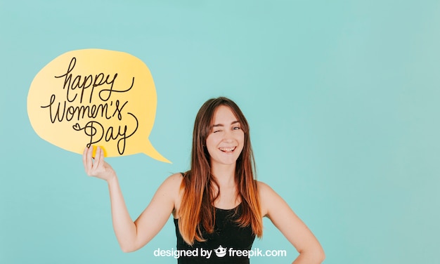 Smiling woman with speech bubble mockup PSD Template