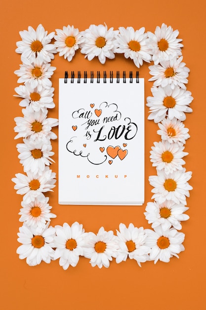 Free PSD | Spiral notebook mockup for valentine