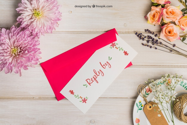 Download Free PSD | Stationery wedding mockup with red envelope