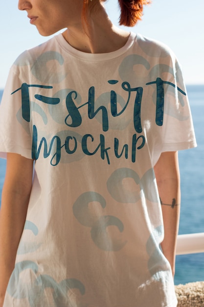 Free PSD | T-shirt mockup design