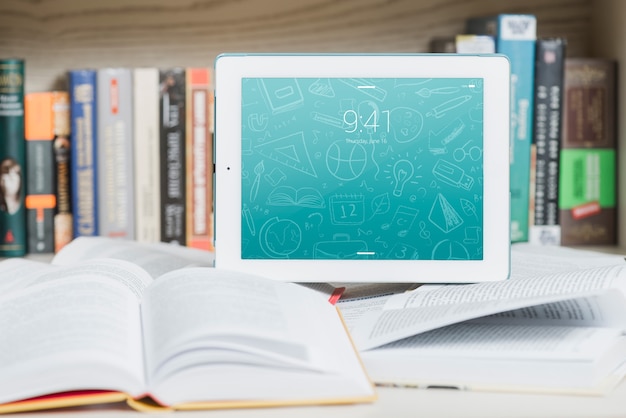 Download Tablet or ebook reader mockup with literature concept | Free PSD File