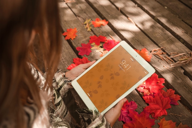 Download Tablet mockup with autumn concept PSD file | Free Download