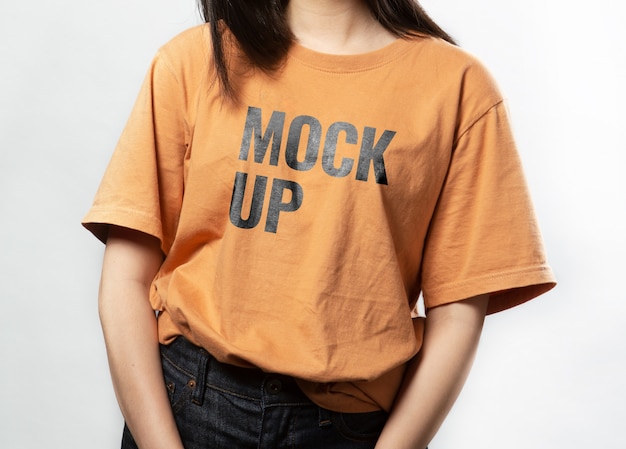 Download Teen girl wearing t-shirt mockup | Premium PSD File