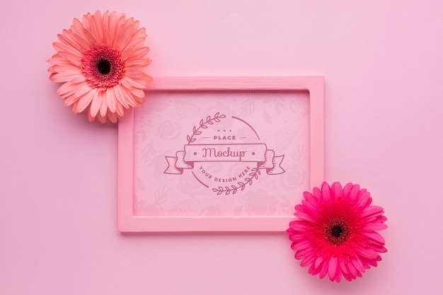 Download Free PSD | Top view of frame mock-up with daisies