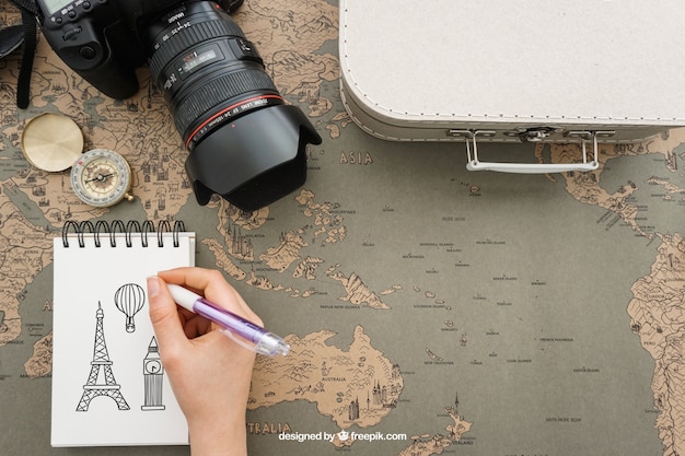 Travel elements with notepad Free Psd