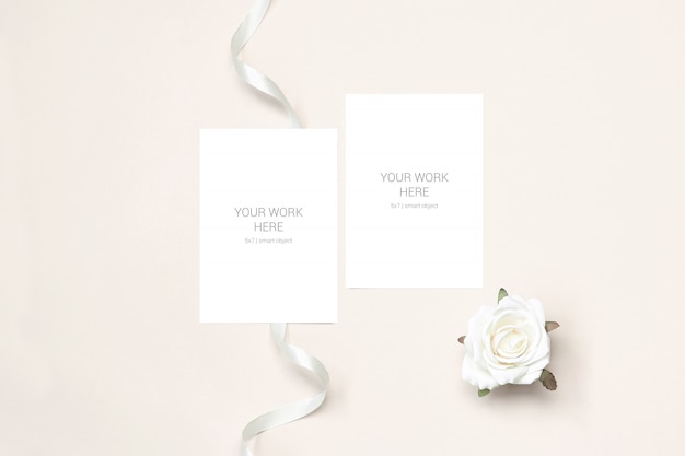 Two cards mockup with rosa and ribbon | Premium PSD File