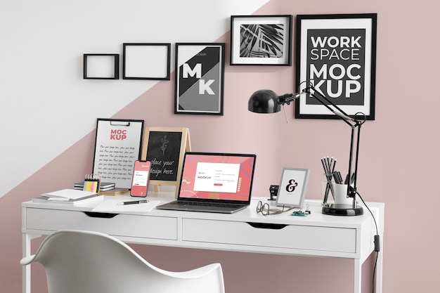 Premium PSD | Workspace mockup with devices