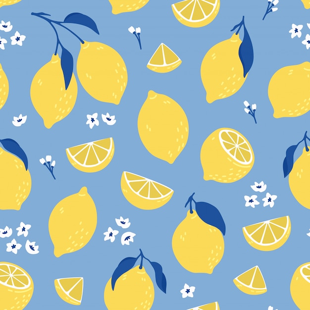 イエローレモンと熱帯のシームレスなパターン 柑橘類 レモンスライス 新鮮な果物 花の夏のプリントは手描きスタイルです プレミアムベクター