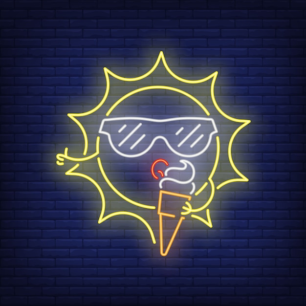 アイスクリームネオンサインを食べる漫画太陽 レンガの壁にサングラスをかけているかわいいキャラクター 無料のベクター