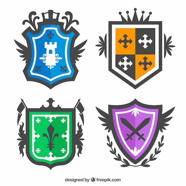 4つのカラフルな騎士紋章のコレクション 無料のベクター