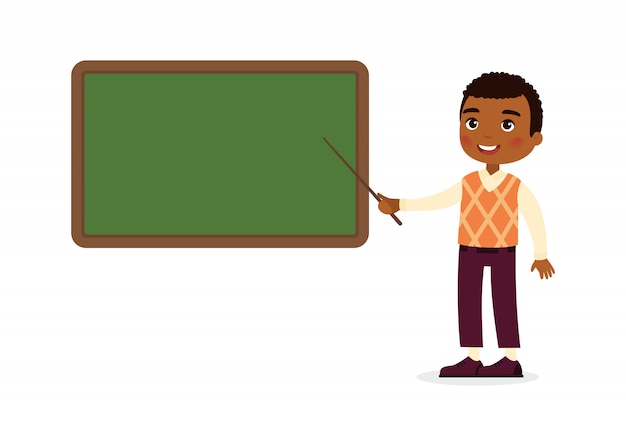 黒い肌の男性教師が黒板フラットイラスト近くに立っています 教室の漫画のキャラクターで空の黒板を指して笑顔の家庭教師 教育プロセス プレミアムベクター