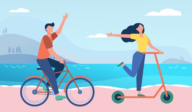 屋外で自転車やスクーターに乗って幸せなカップル 海辺の平らなイラストに沿って移動する人々 無料のベクター