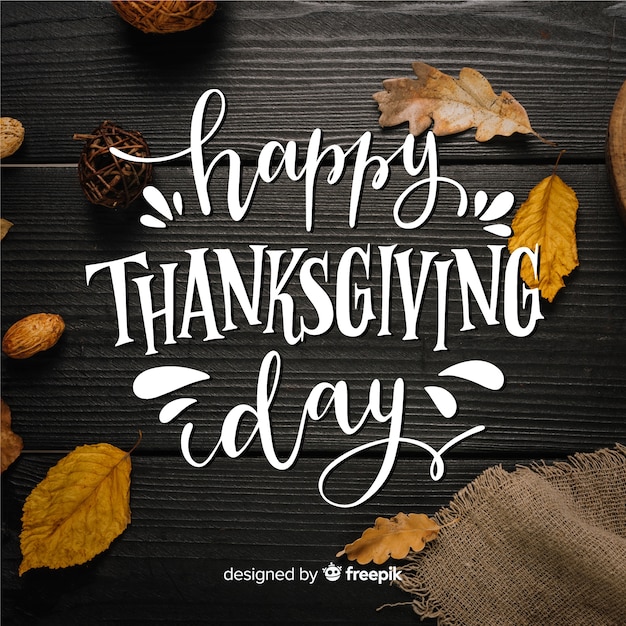 Happy thanksgiving concept with lettering Vector | Free Download