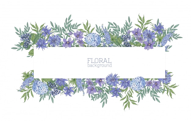 豪華な青い野生の咲く花と夏の草原の開花植物に囲まれた水平の背景またはバナー エレガントな花の背景 カラフルなリアルな自然のイラスト プレミアムベクター