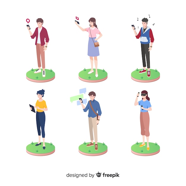 Isometric people using technology devices Free Vector