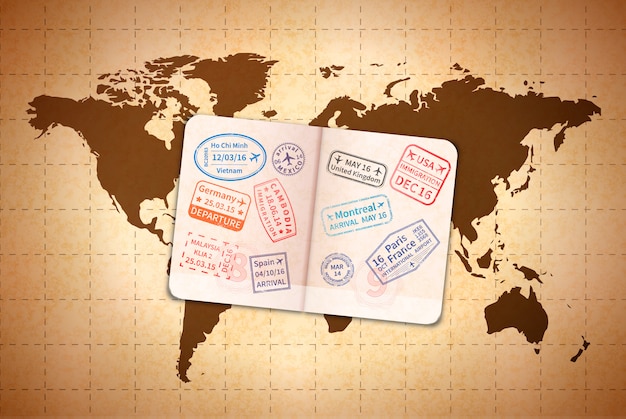 古い紙の古代世界地図上の国際ビザ切手で外国のパスポートを開く プレミアムベクター