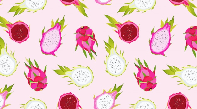 シームレスなピンクのドラゴンフルーツパターン 柔らかいピンクの背景にエキゾチックなフルーツ ハワイアンフード 健康的な食事 夏の果物 のトレンディなイラストパターン 壁紙 ウェブのために美しい プレミアムベクター