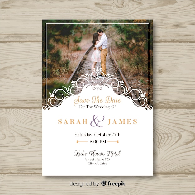 Wedding invitation card with photo | Free Vector