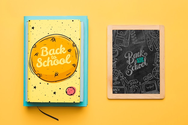 Draufsicht Zuruck Zu Schule Mit Tafel Kostenlose Psd Datei