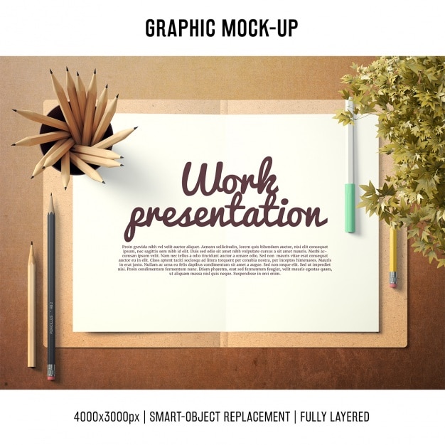 Download Papier in einem schreibtisch mock-up-vorlage | Download der kostenlosen PSD