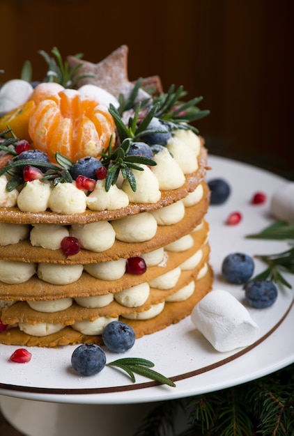 21 Est L Annee Du Taureau Gateau Decore De Noel Ou Du Nouvel An Avec Du Fromage A La Creme Photo Premium