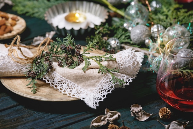 Arrangement de table de noël ou de nouvel an Photo Premium