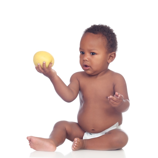 Beau Bebe Africain Couches Manger Pomme Photo Premium