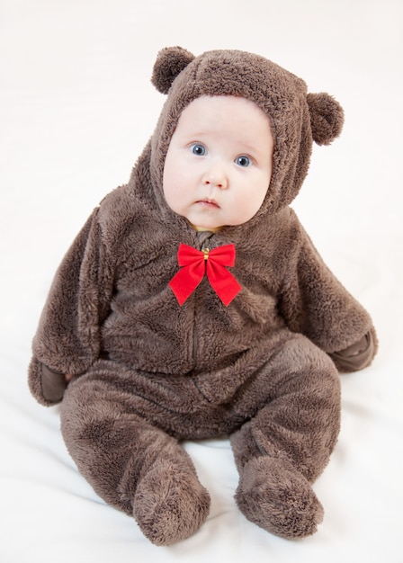 Beau Bebe En Costume D Ours Photo Premium