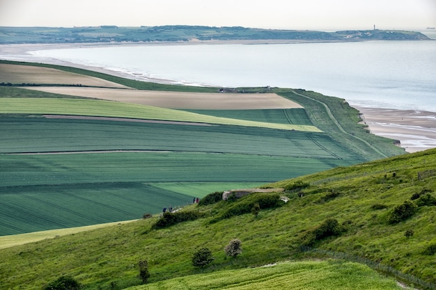 Beau Paysage Verdoyant Pres Du Lac En Bretagne France Photo Gratuite