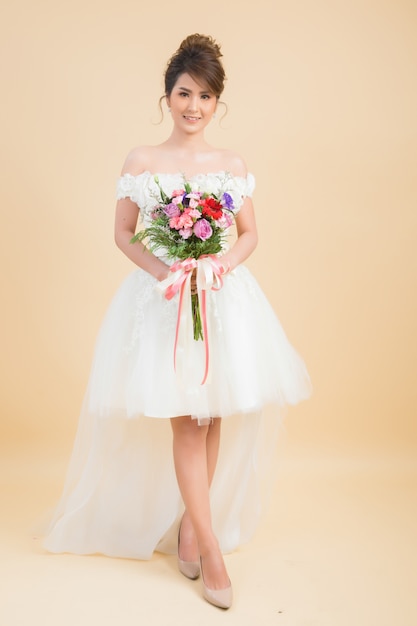 Beau portrait de mariée asiatique Photo gratuit