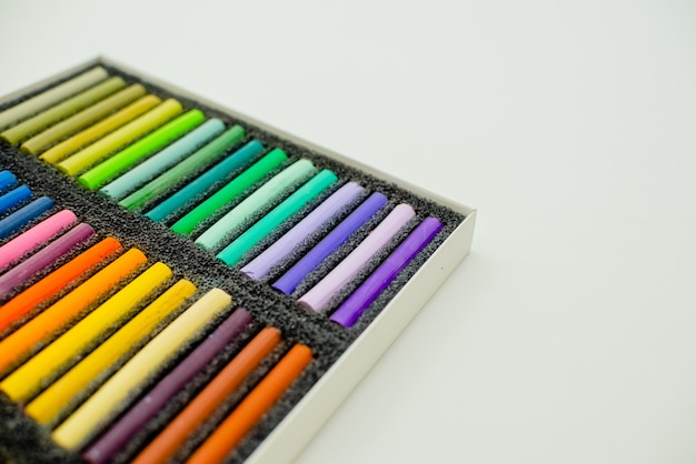 Bouchent la vue des craies pastel colorés lumineuses Photo Premium