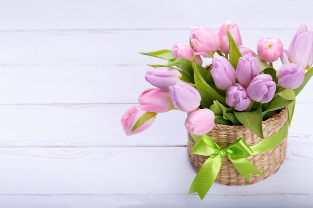 Bouquet de tulipes roses Photo Premium