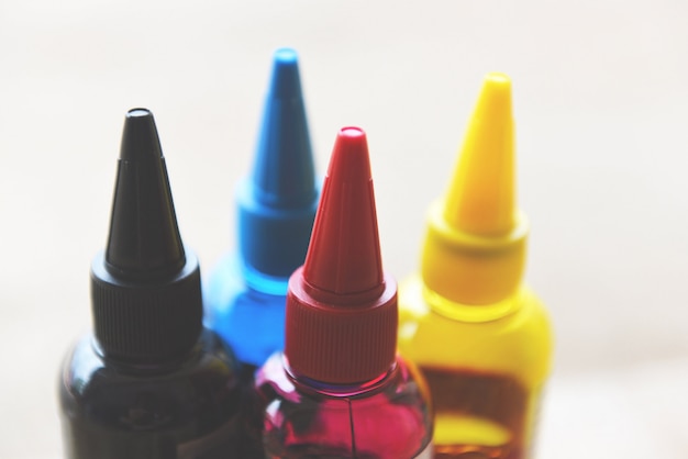 Bouteille d'encre cmjn pour machine d'imprimante recharge d'encre colorée sertie de cyan bleu rouge magenta jaune et noir pour réservoir d'encre Photo Premium