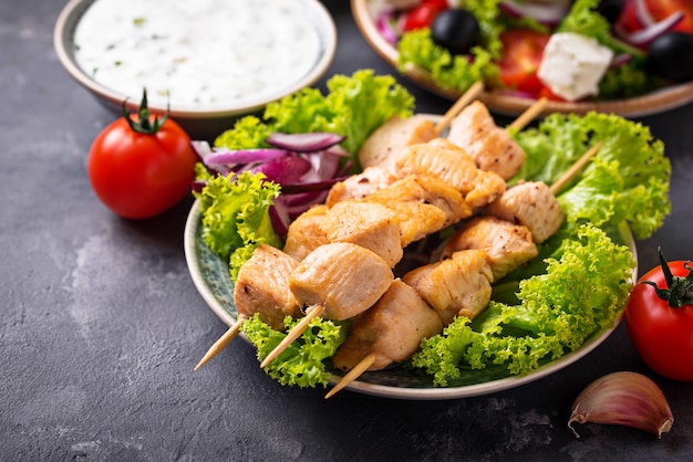 Brochettes De Viande Grecque Traditionnelle Souvlaki Photo Premium